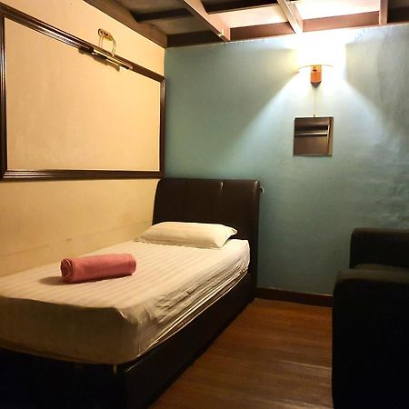 Hostel Travel Hub Highstreet Kuala Lumpur Exterior foto