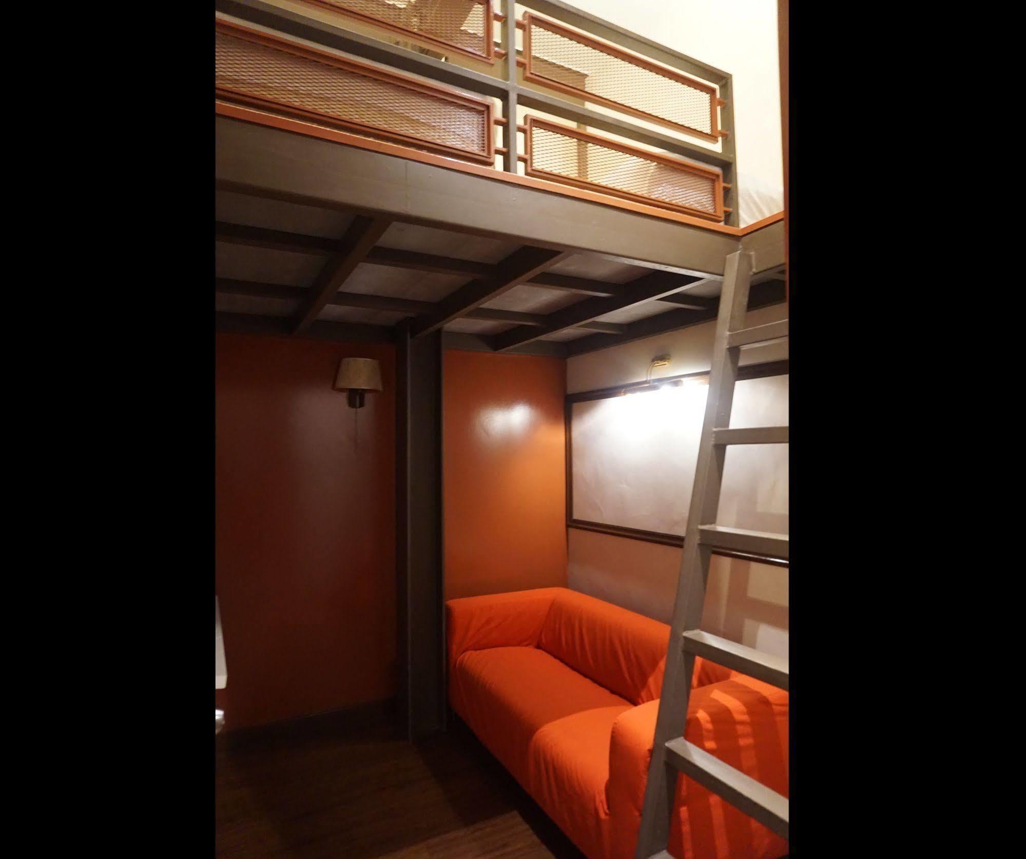 Hostel Travel Hub Highstreet Kuala Lumpur Exterior foto