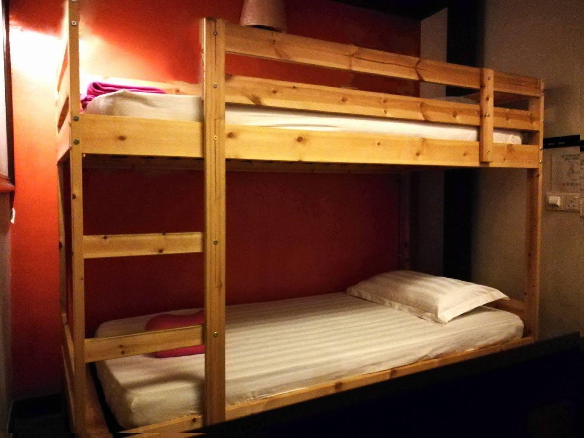 Hostel Travel Hub Highstreet Kuala Lumpur Exterior foto