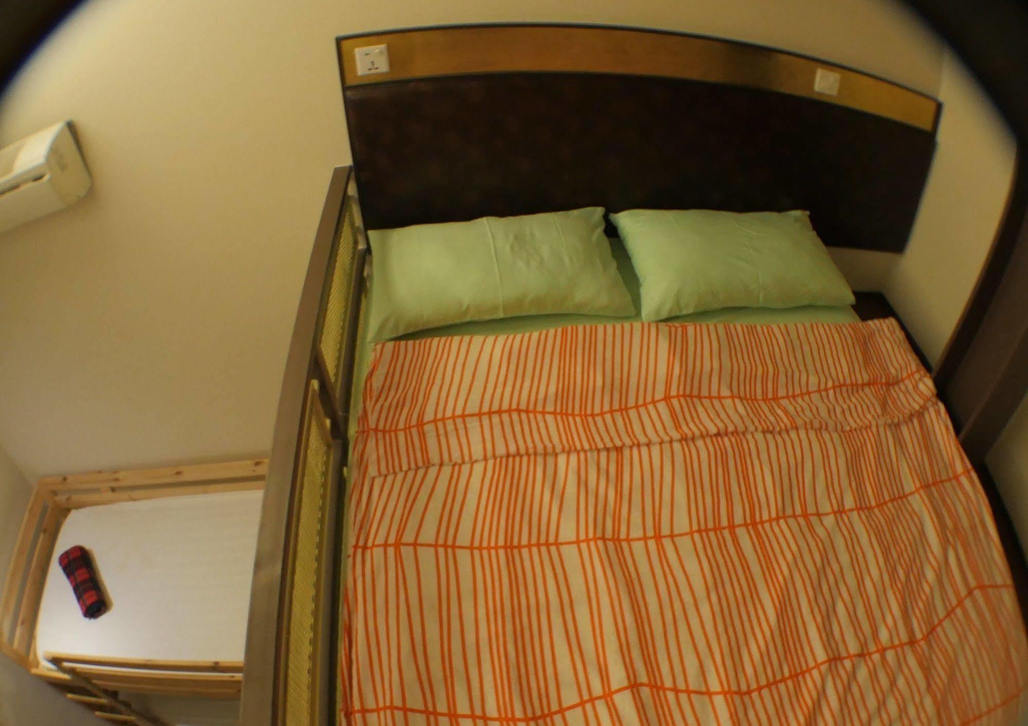 Hostel Travel Hub Highstreet Kuala Lumpur Exterior foto