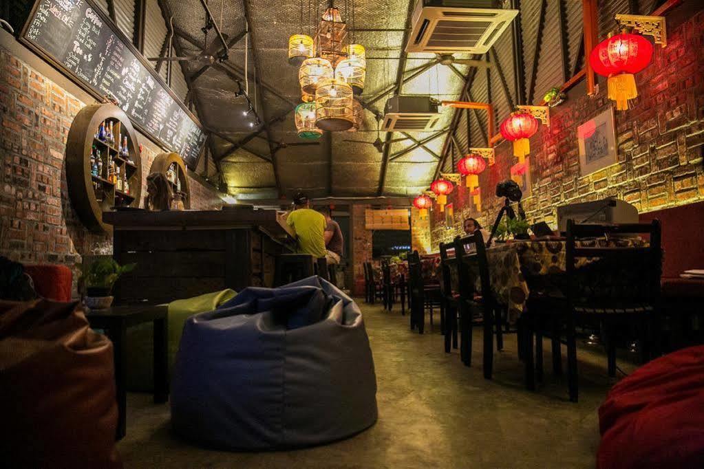 Hostel Travel Hub Highstreet Kuala Lumpur Exterior foto