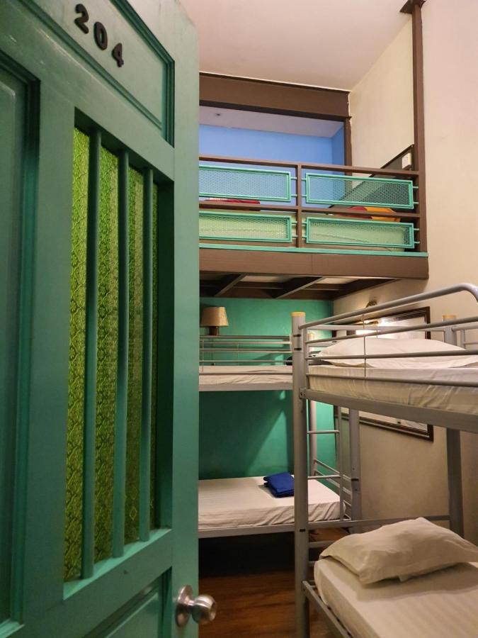 Hostel Travel Hub Highstreet Kuala Lumpur Exterior foto