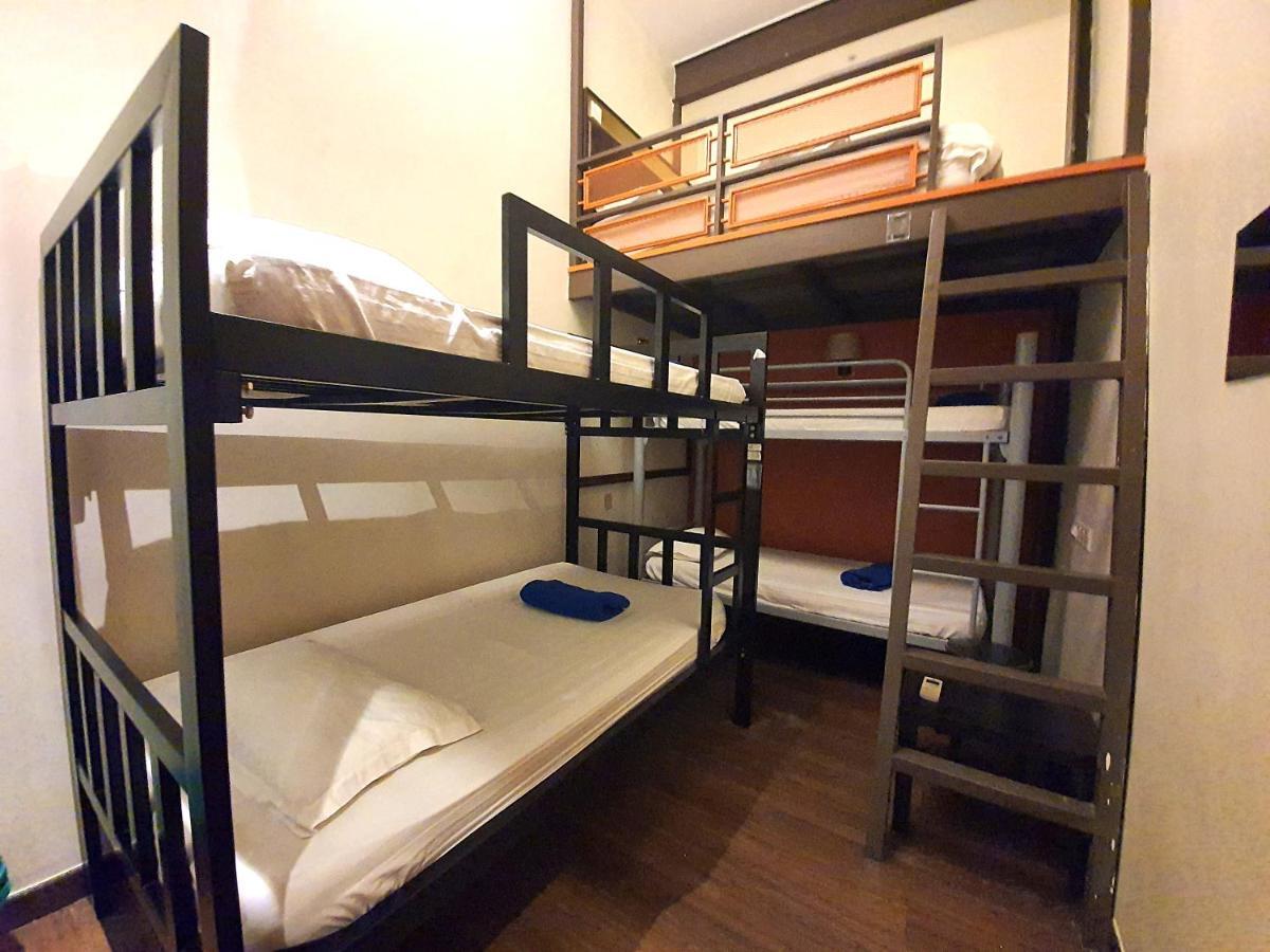 Hostel Travel Hub Highstreet Kuala Lumpur Exterior foto
