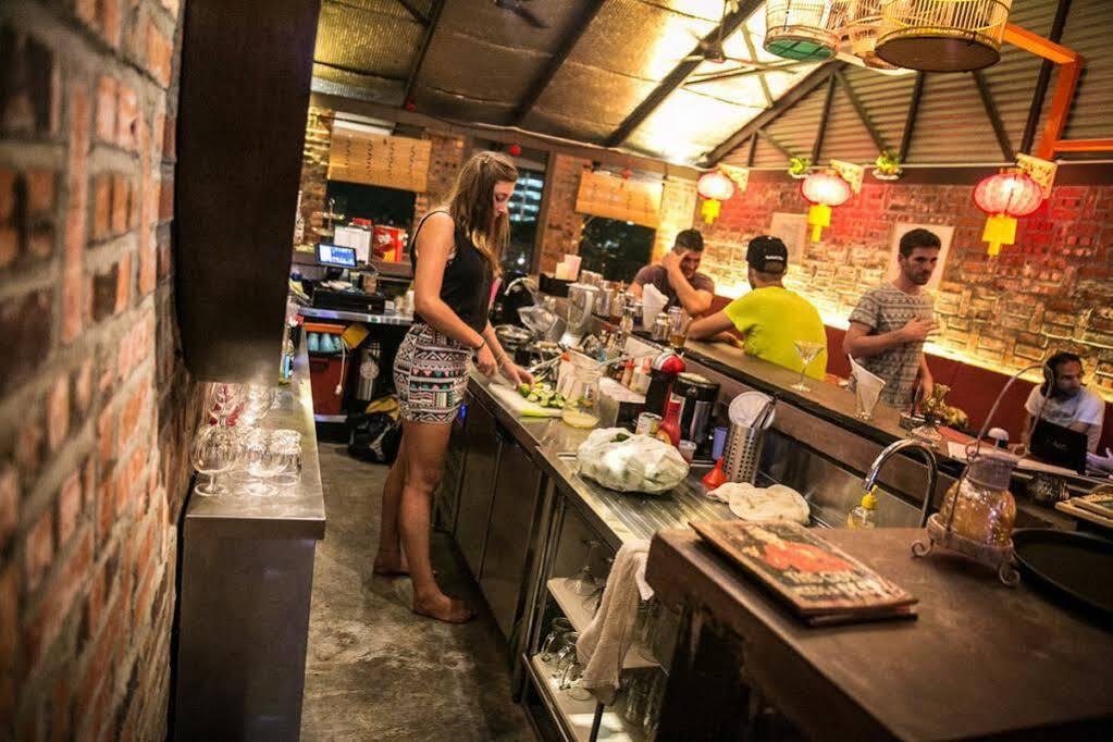 Hostel Travel Hub Highstreet Kuala Lumpur Exterior foto